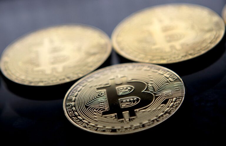 Already Investing in Bitcoin? Here Are 5 Other Cryptos Experts Recommend for Your Portfolio