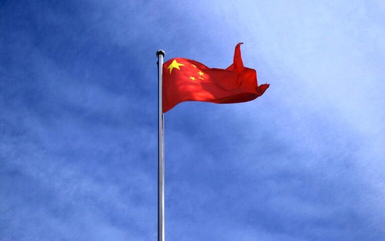 China’s Trade War Escalation Shocks Bitcoin to $84K — But States Like Florida Say “Buy the Dip”